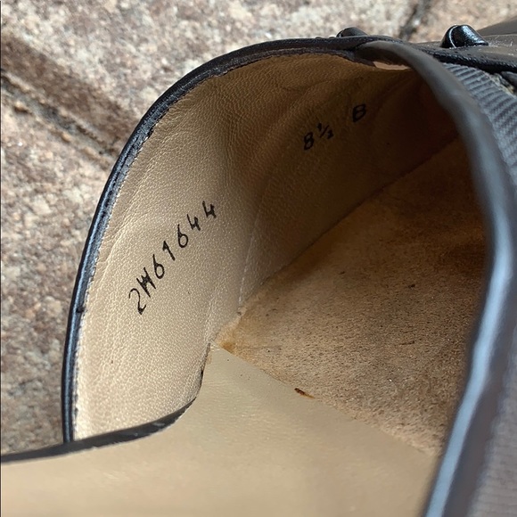 Stuart Weitzman size 8 1/2 authentic heels - Picture 8 of 8